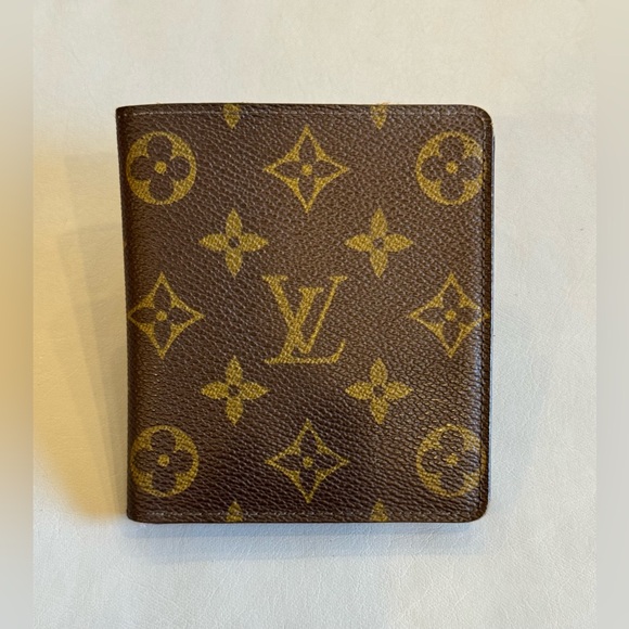 Louis Vuitton Monogram Bifold Wallet (Vintage from 1990!) - Picture 1 of 10